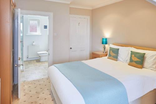 Host & Stay - Sea View 44