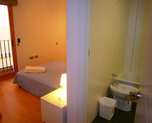 One-Bedroom Apartment image 1