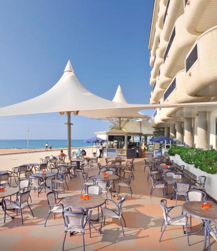 Dotări, Caprici Beach Hotel & Spa in Santa Susana