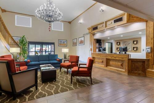 Comfort Inn & Suites Ponca City near Marland Mansion