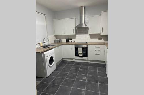 Anfield house superbly located for football/city