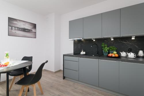 Studio Apartment image 9