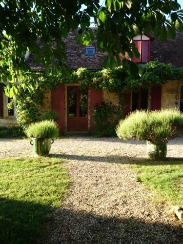 Chambres d'hôtes - Dîners - Piscine - centre-ville Bergerac 5km - Domaine de Bellevue Cottage