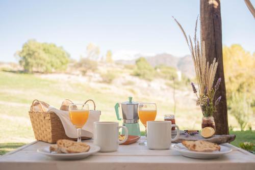 F&B, Loma Puskana - Casas in 카치