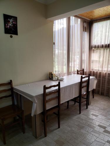 Guest House Nanu in Mestia