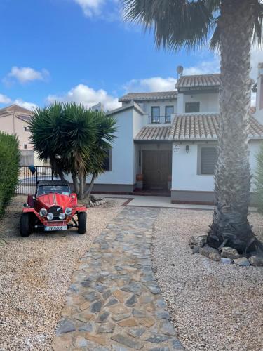  Impeccable 3-Bed Villa in Hancienda del alamo, Ferienwohnung in Fuente Alamo