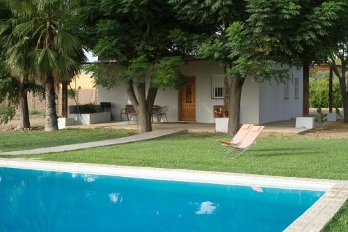  Preciosa y confortable casa de campo con piscina y chimenea in Carmona