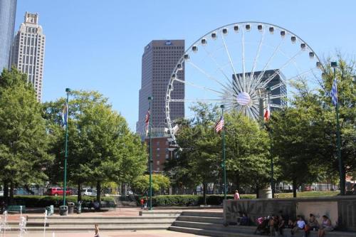 D.P. Location! Location! Stunning 2bd/2bath- Heart of Downtown Atlanta