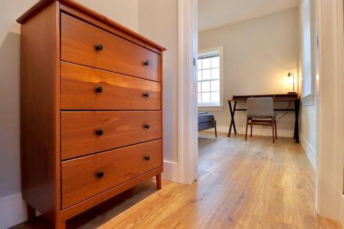 The Old Town Suite at Prince Street Inn - image 4