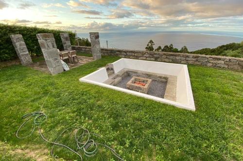 สภาพแวดล้อมโดยรอบ, Craftsman's House in ซานตานา