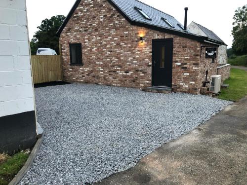 Luxury Barn & Hot Tub at Escape to the Stables in Llandyrnog