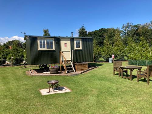 The Rowan Shepherds Hut