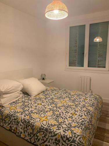 CASSIS CENTRE Magnifique Appartement à 2 mn de la plage et du Port, tous les commerces à proximité idéalement placé CASSIS CENTRE Magnifique Appartement à 2 mn de la plage et du Port, tous les commerces à proximité idéalement placé