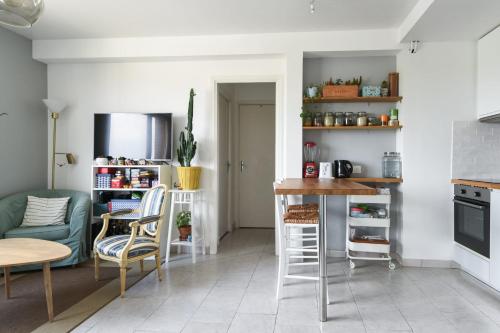 Kitchen, Bright flat near the city centre of Lille - Welkeys in Hellemmes