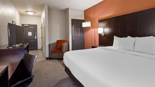 Best Western Plus Lee's Summit Hotel & Suites