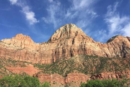 Live Simply Cabin, Walking distance to East Zion trails