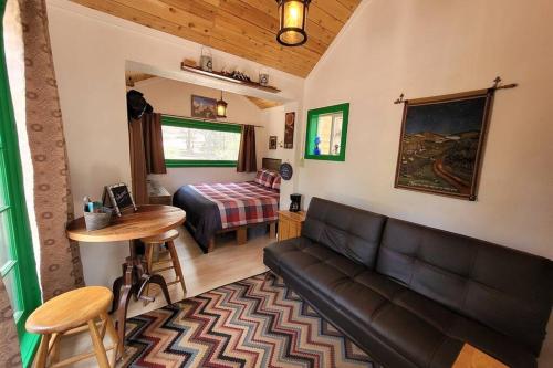 Live Simply Cabin, Walking distance to East Zion trails