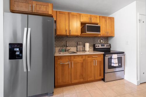 Ilikai Marina Condominiums - image 10