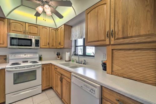 Canal Waterfront Condo Less Than 1 Mile to Boat Ramp - image 9