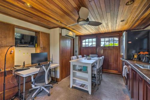 Elegant Hamptons Hideaway with Path to Beach! - image 3