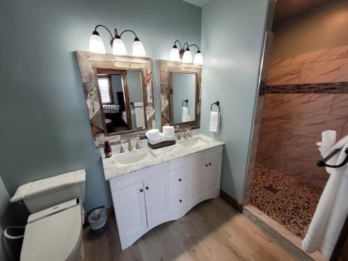 East Zion Mesa Retreat- Luxury, Hot Tub, Resort Amenities