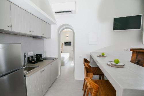 Konyha, Thimari Lodge in Exo Gialos Thiras