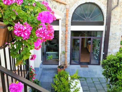 ComeinSicily Mansion House Lemon Court Acireale