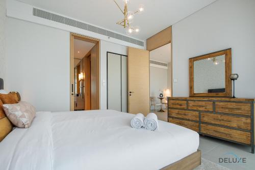 Superb 1BR at Jumeirah Gate Tower 1 JBR by Deluxe Holiday Homes