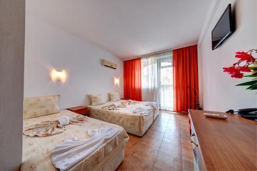 Triple Room image 2