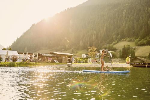 Hotel Holiday - image 13