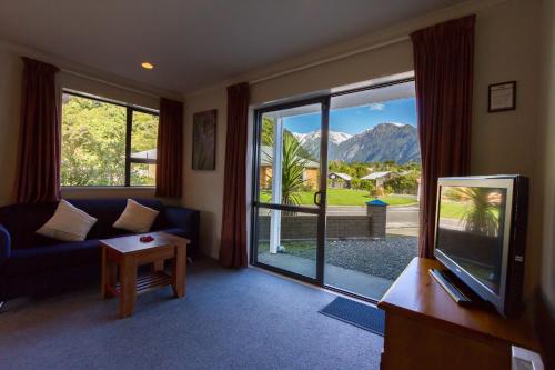 One-Bedroom Apartment with Kitchen and Spa Bath