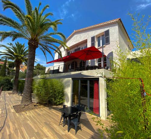 The Address Cassis
