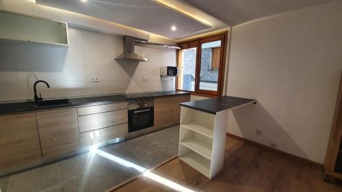 virtuve, Xia Apartaments con acceso a piscina in Rialp