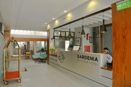 Front desk [24-hour]