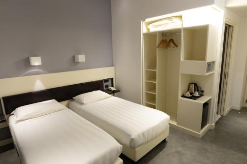 Crosti Hotel - image 11