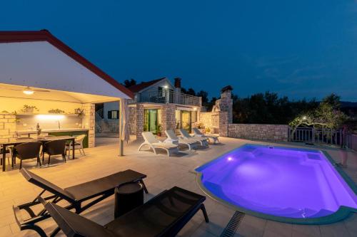 Villa Barbara - Olive Paradise, with chlorine-free pool - Accommodation - Vela Luka