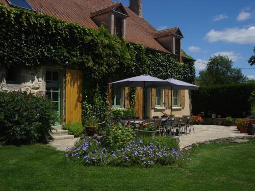 B&B Urciers - La Maison du Cerf - Bed and Breakfast Urciers