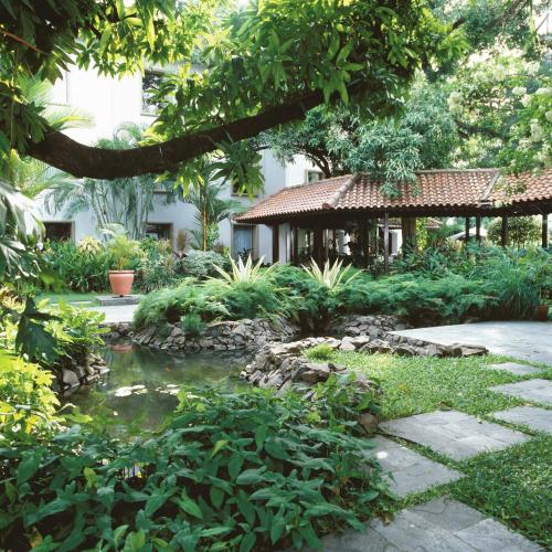 Garden, Trident Cochin Hotel near Mattancherry