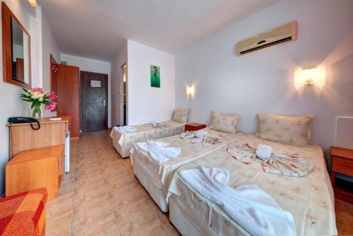 Triple Room image 3