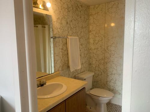 River Road Motel - image 8