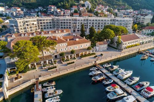 Hotellet från utsidan, Lazure Hotel & Marina in Herceg Novi