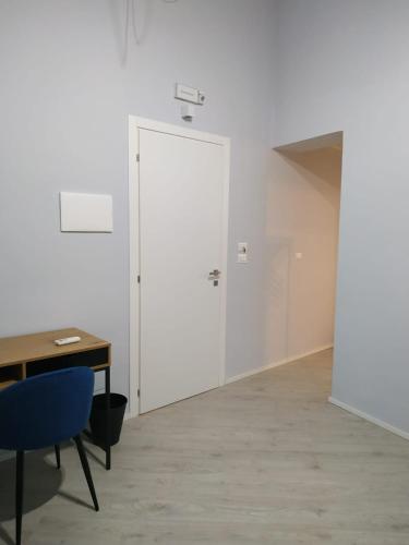 Apartment image 10