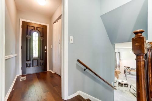 Newly Listed! Charming Home - image 5