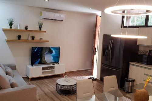 Casa Koala II AC, sleeps 10, 2 bikes, hammock