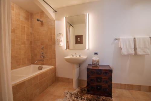 Bathroom, The Auberge Residences at Element 52 in Telluride (CO)