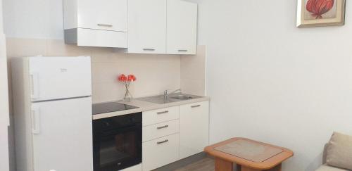 APARTMA PETER