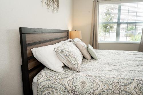 1578 - Beautiful spacious house near Disney with Private Pool & FREE grill use in Champions Gate Oasis Resort - image 11