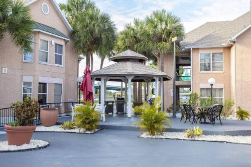 734 - 1 Bedroom apartment 5 MINUTES from Disney - image 9