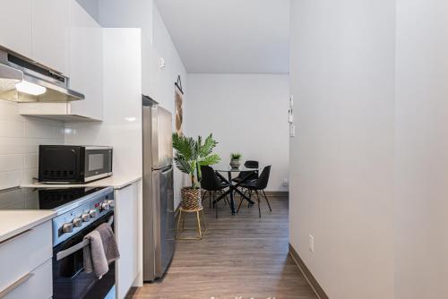 Wonderful New Studio close to Mount Royal By Den Stays