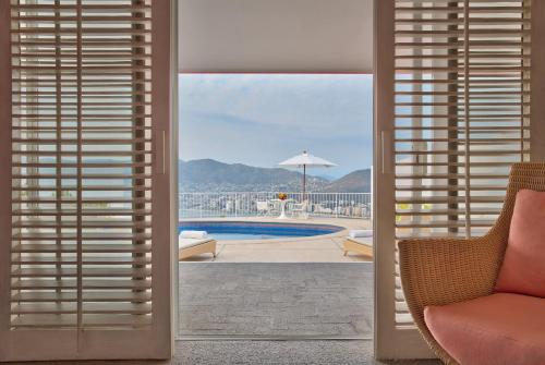 Swimming pool, Las Brisas Acapulco in Acapulco